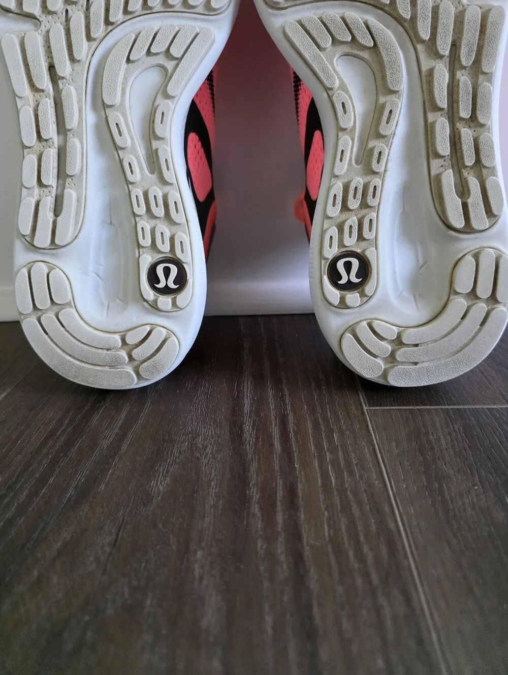 Lululemon Beyondfeel Women's 8 Neon Coral Athletic Running Shoes